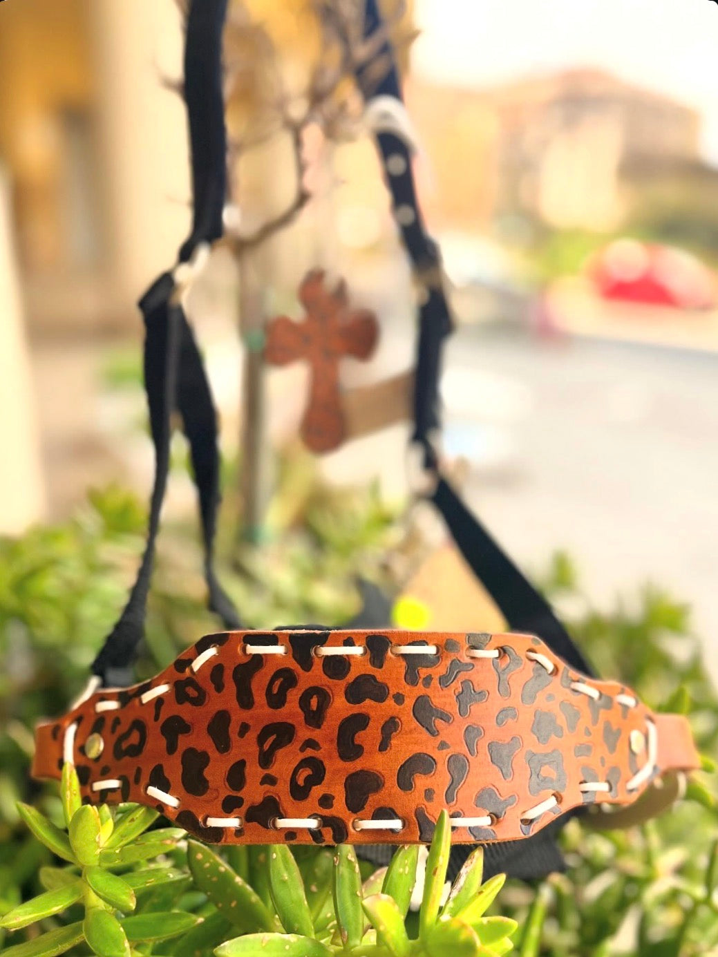 Capezza in cuoio leopardata.