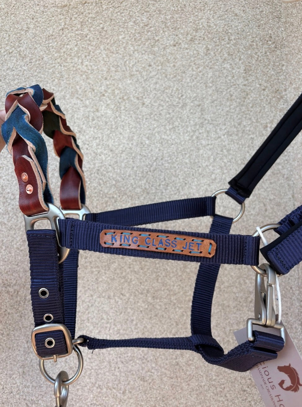 Capezza in nylon con nasalina intrecciata doppio colore e targhetta personalizzata e lunghina.